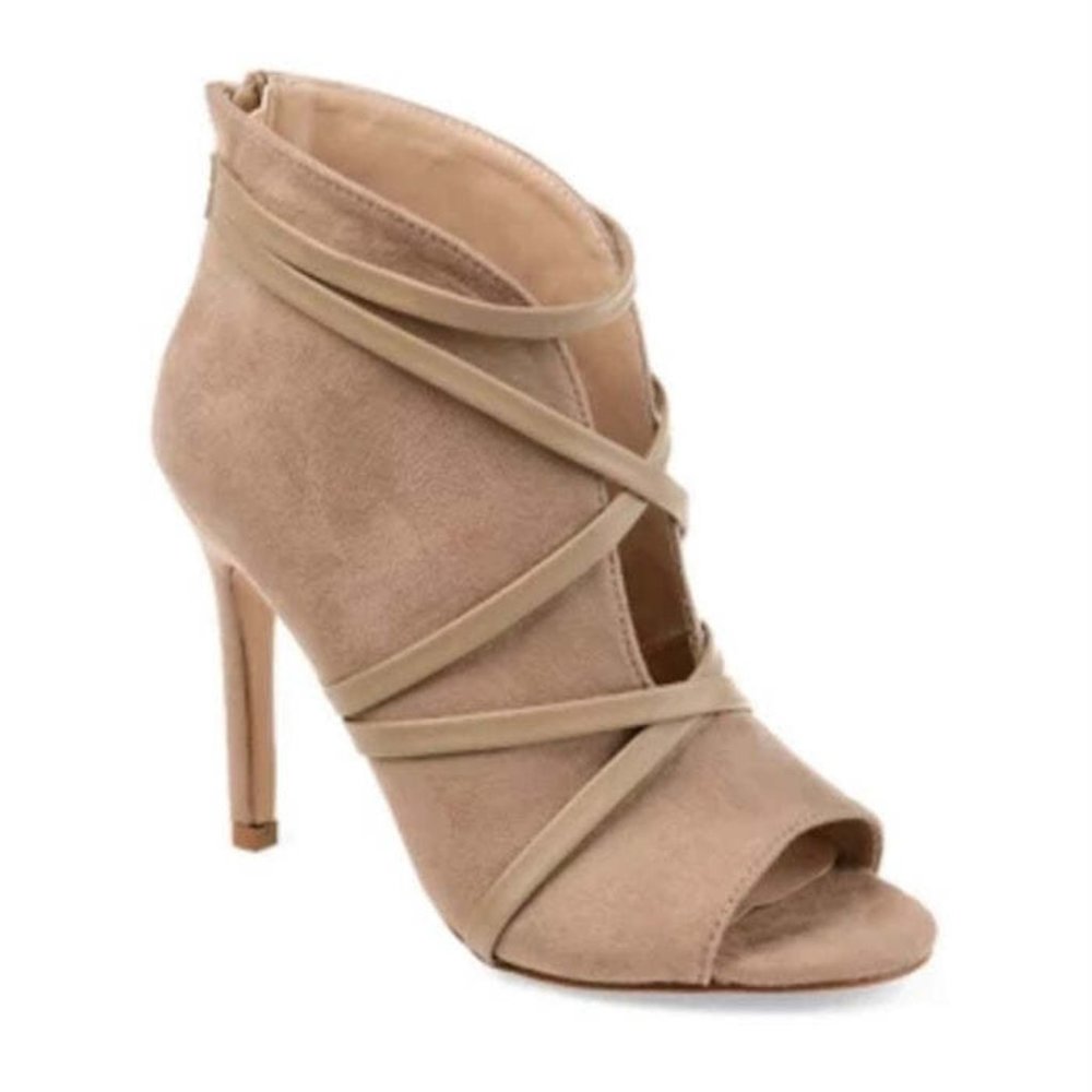 Journee Collection SAMARA Taupe Size 8.5 Booties Heel Women's Ankle Boots